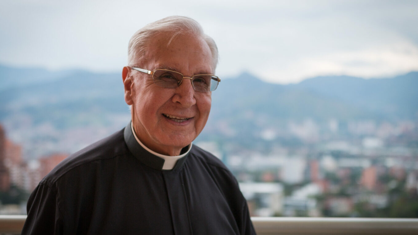 Biografía del Padre Darío Betancourt – Kambiopositivo